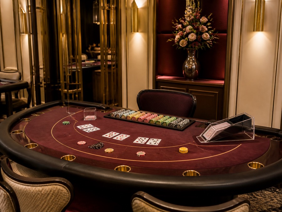 Baccarat in een fysieke speelzaal